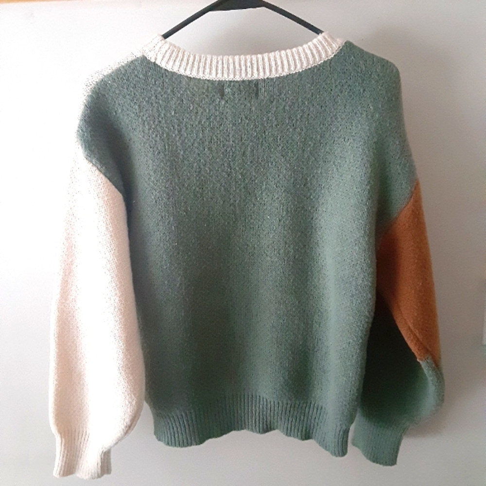 Sweater - Picture 4 of 7